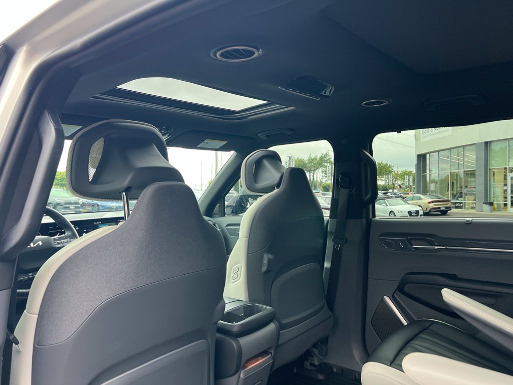 Certified 2024 Kia EV9 GT-Line AWD/4WD image 13