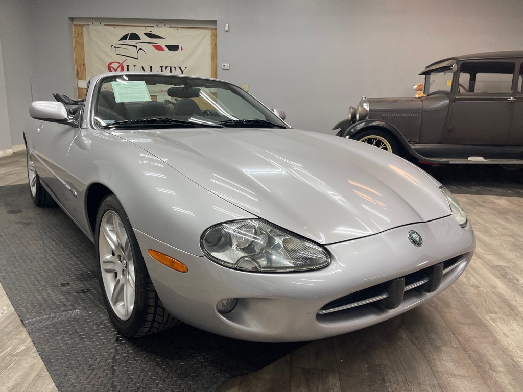 Used 2000 Jaguar XK8 Convertible RWD image 4