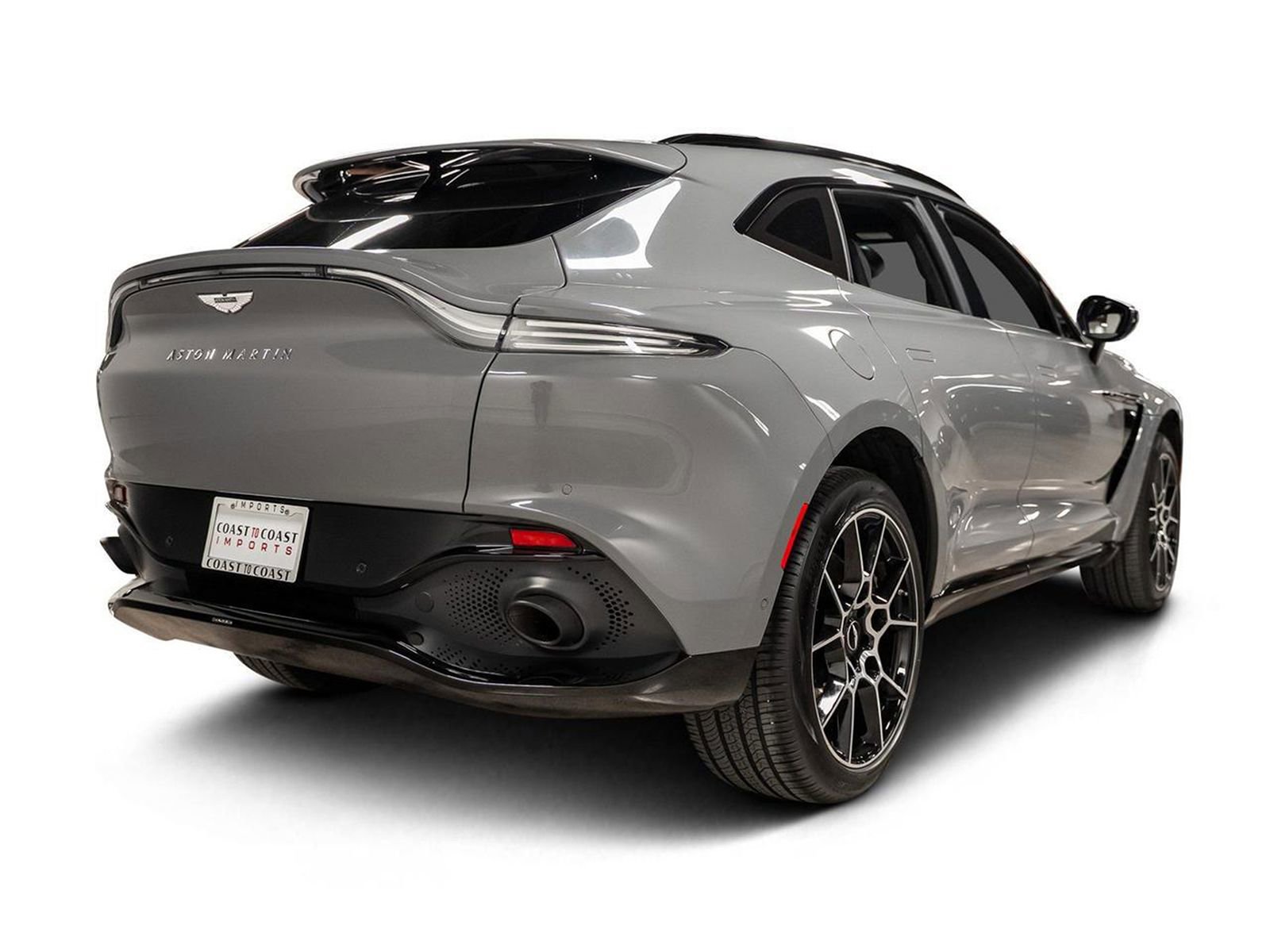 Used 2021 Aston Martin DBX image 25