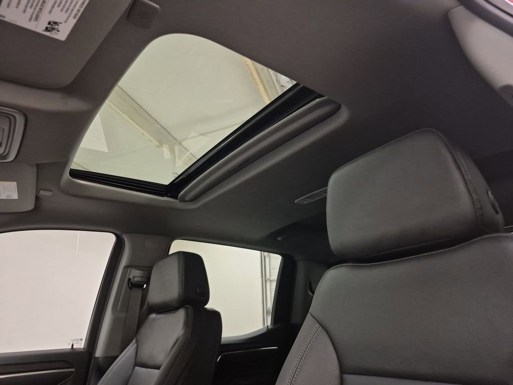 New 2026 GMC Sierra 1500 SLT image 19