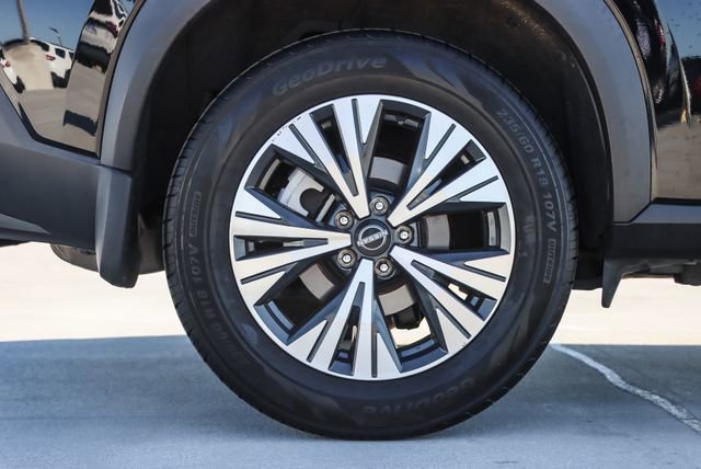 Used 2022 Nissan Rogue SV image 10