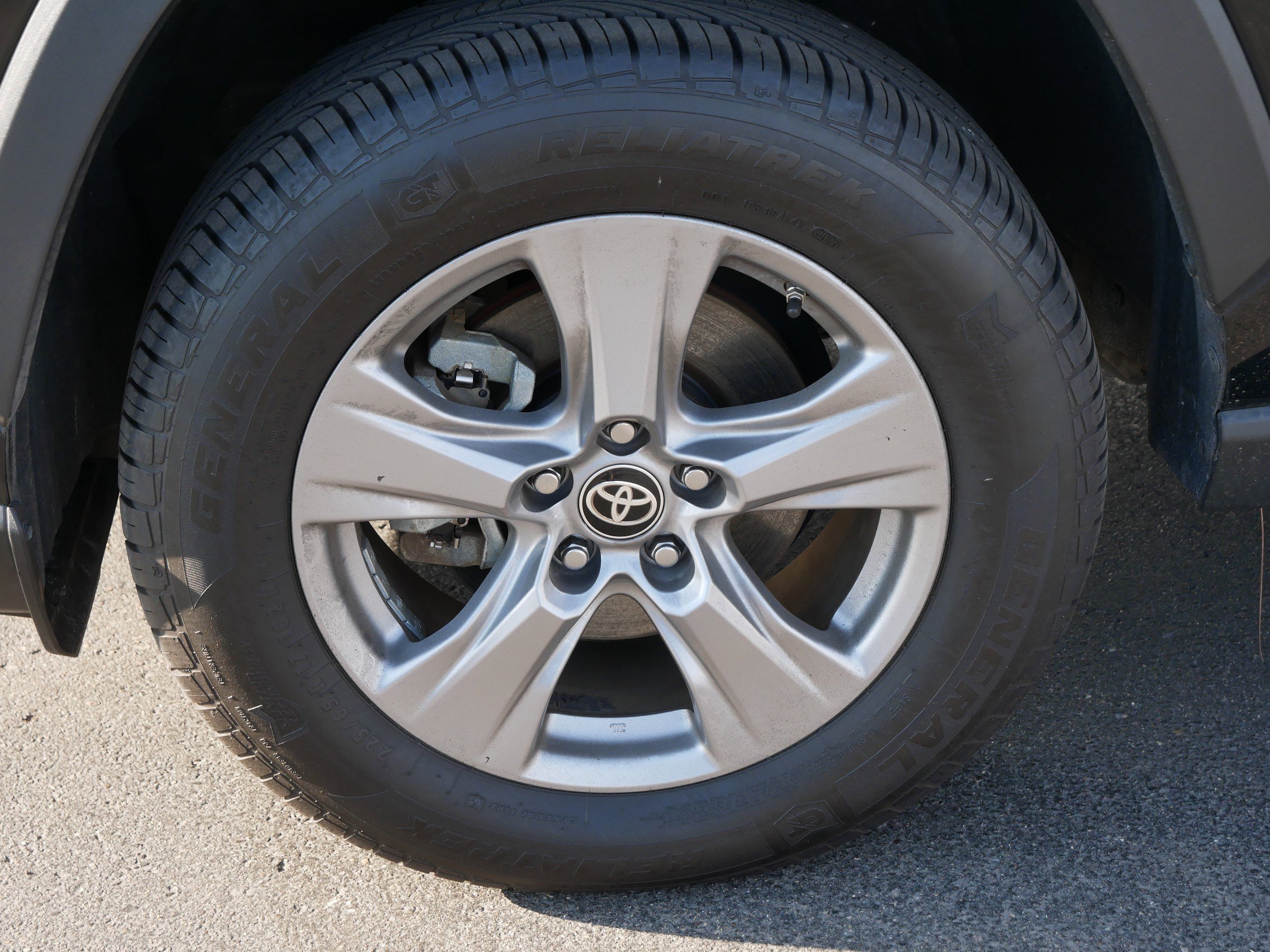 Used 2023 Toyota RAV4 LE AWD/4WD image 15