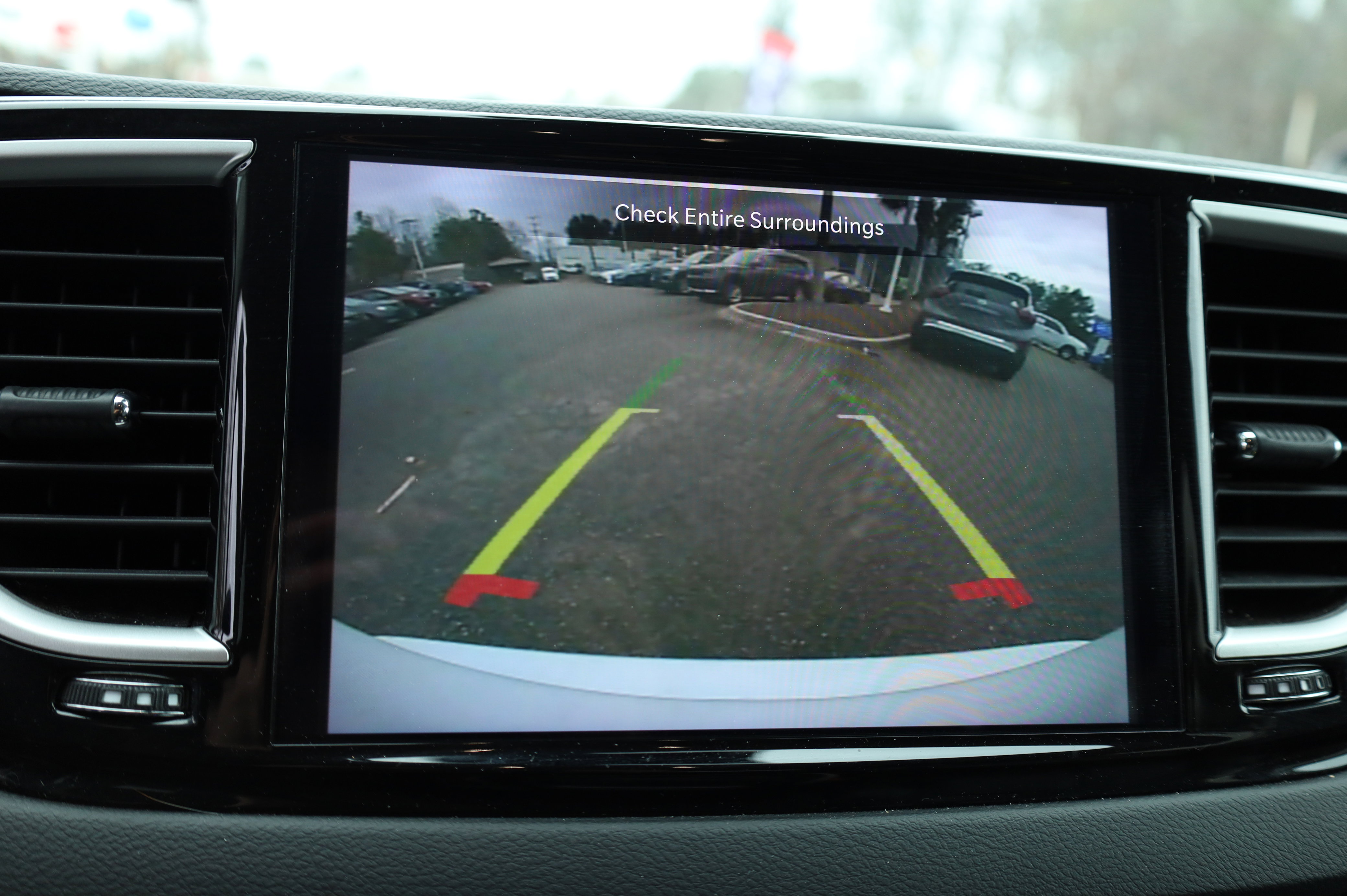 Used 2023 Chrysler Pacifica Touring-L image 28