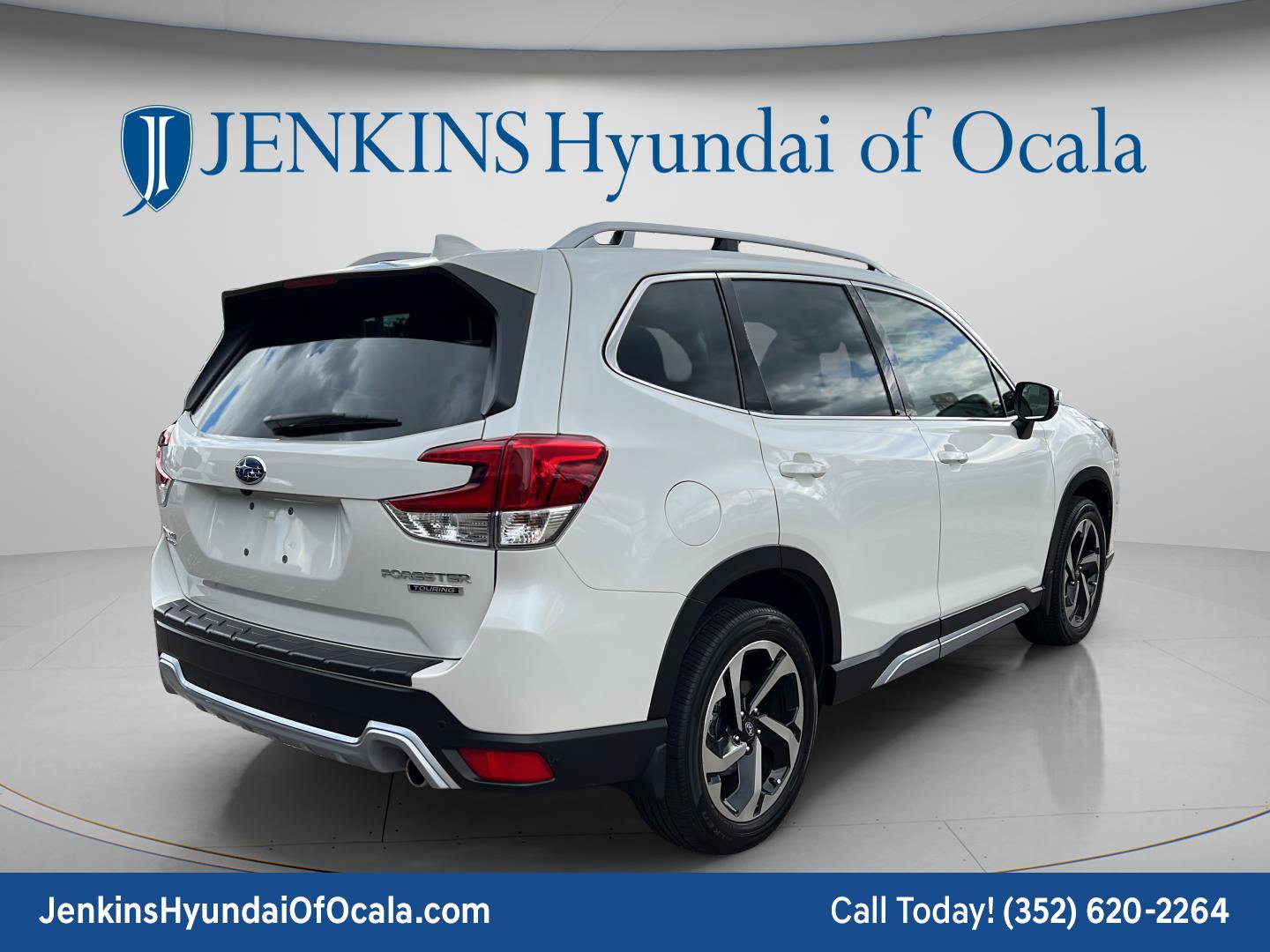 Used 2023 Subaru Forester Touring w/ Popular Package #3 AWD/4WD image 3