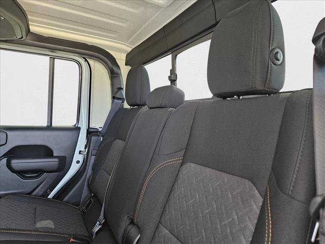 New 2025 Jeep Gladiator Mojave w/ Convenience Group image 15