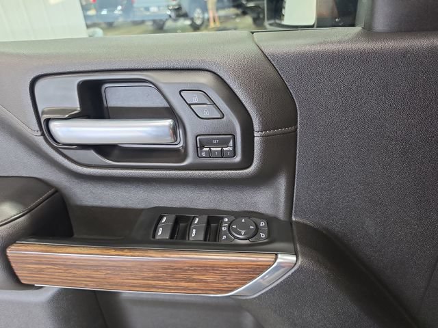 Used 2022 Chevrolet Silverado 3500 High Country w/ Safety Package II AWD/4WD image 28