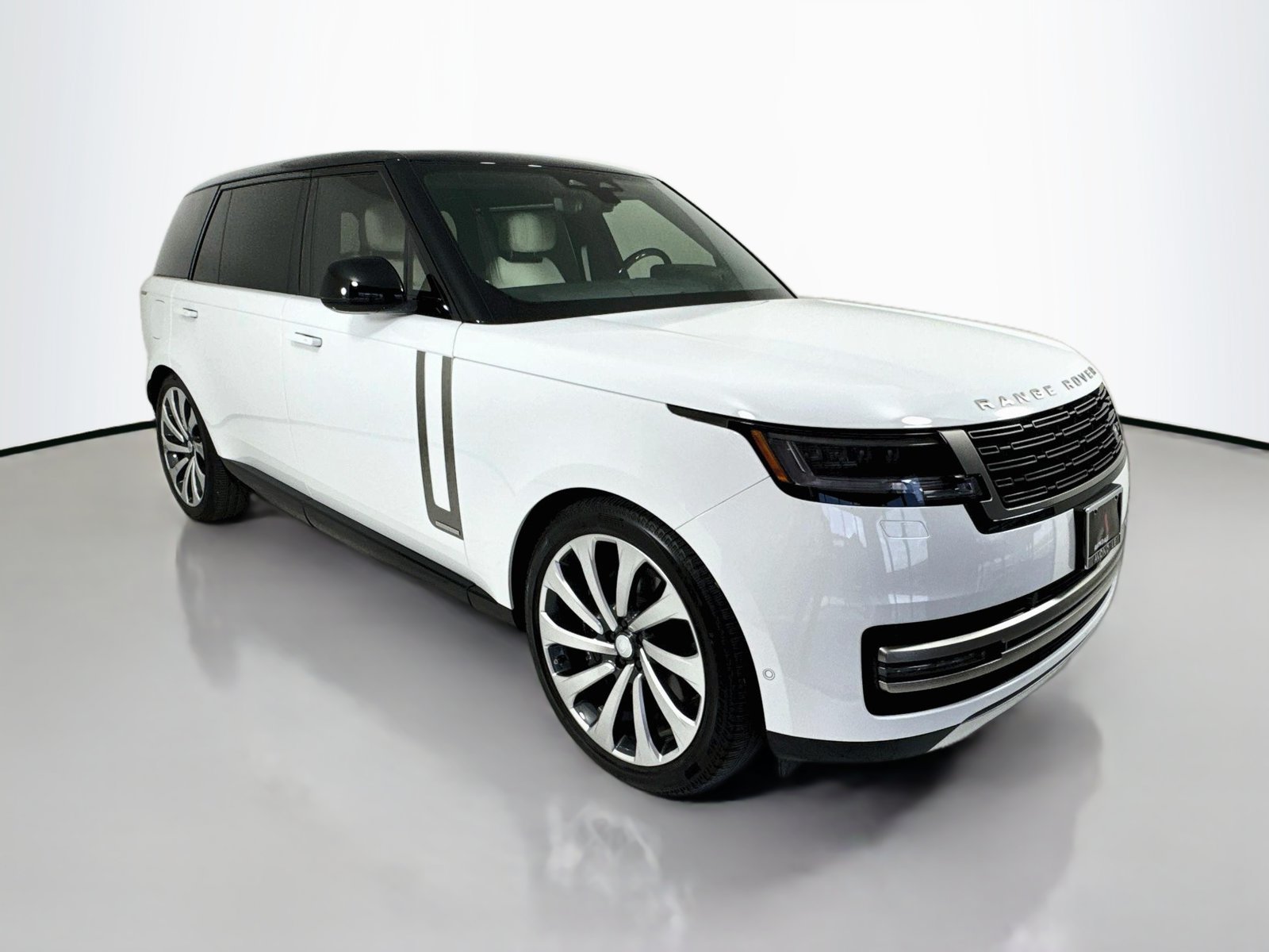Used 2025 Land Rover Range Rover Long Wheelbase Autobiography AWD/4WD image 1