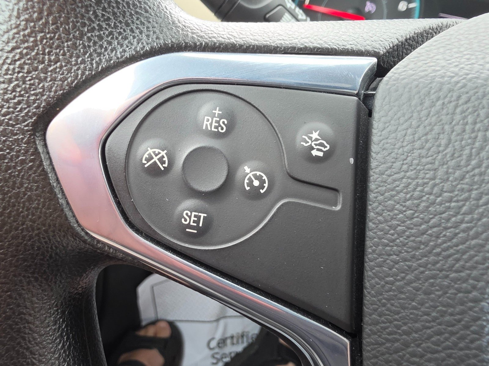 Used 2022 Chevrolet Traverse LS AWD/4WD image 39