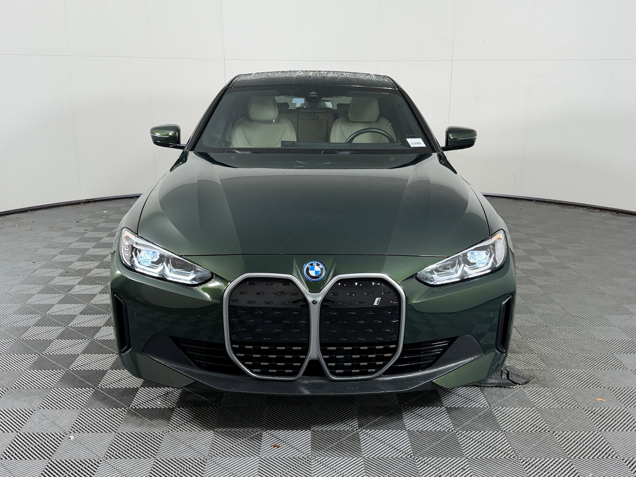 Used 2023 BMW i4 eDrive35 w/ Premium Package RWD image 6