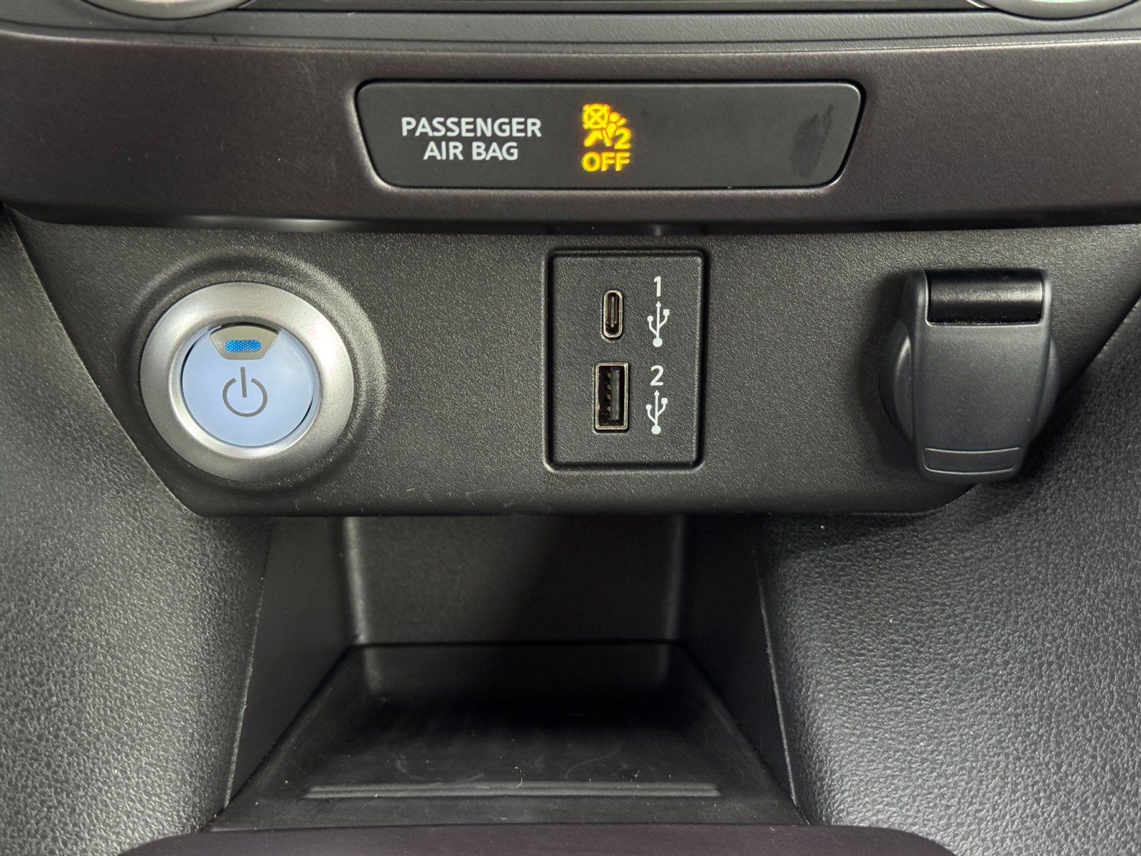 Used 2025 Nissan Leaf S image 25