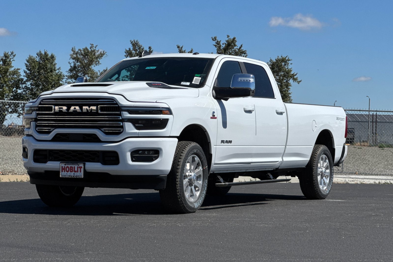 New 2026 RAM 2500 Laramie AWD/4WD image 7