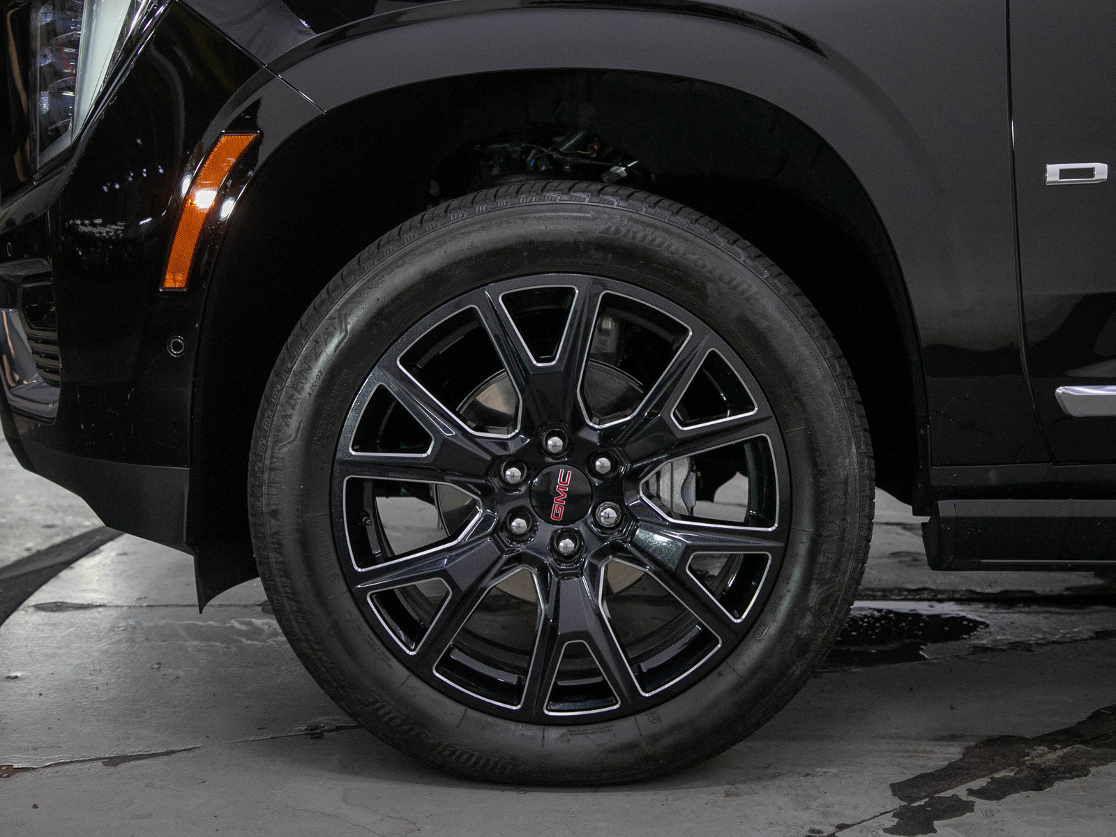 Used 2025 GMC Yukon XL Denali w/ Sun & Power Step Package AWD/4WD image 29