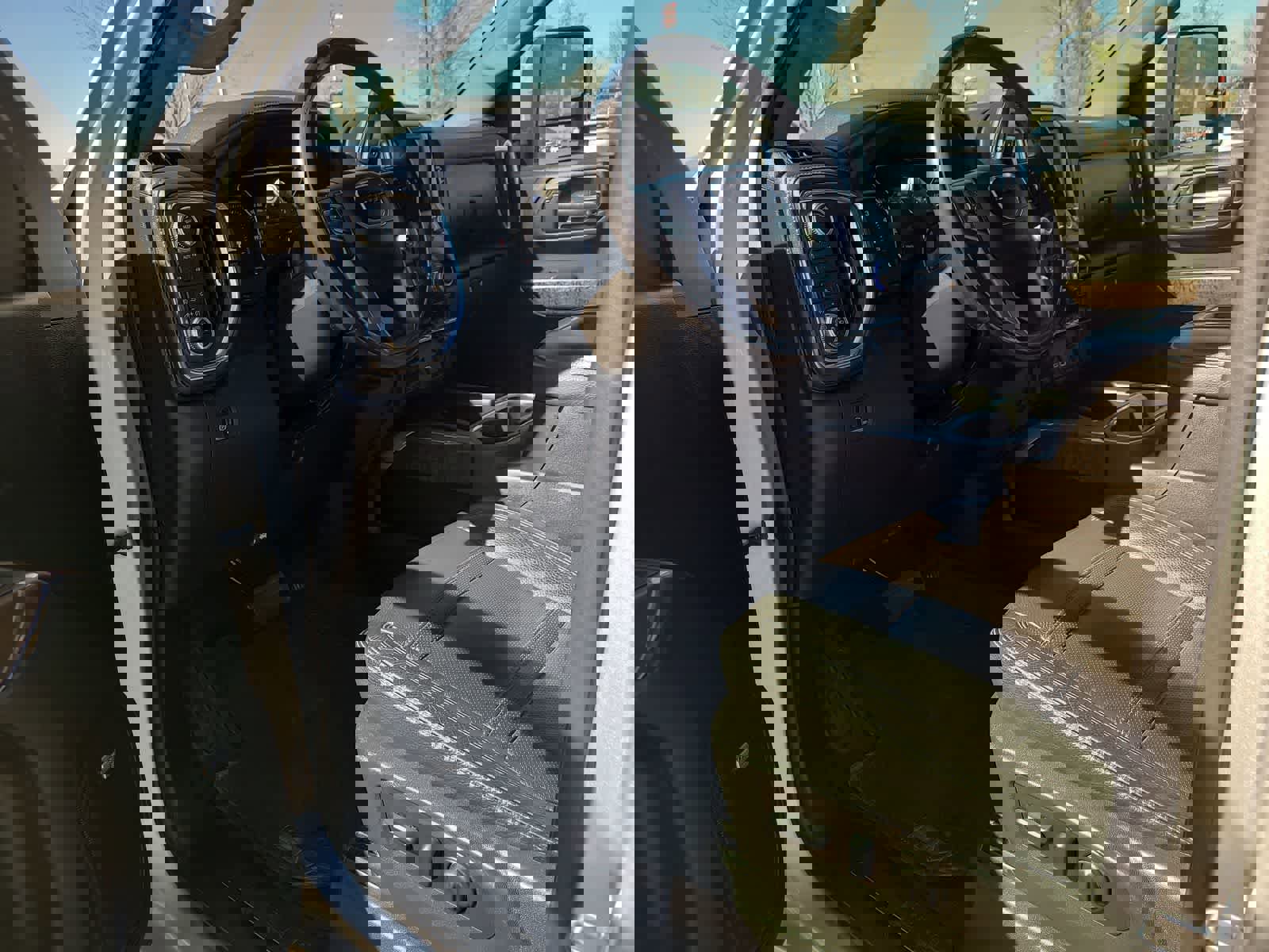 Used 2022 GMC Sierra 3500 Denali w/ Technology Package image 10