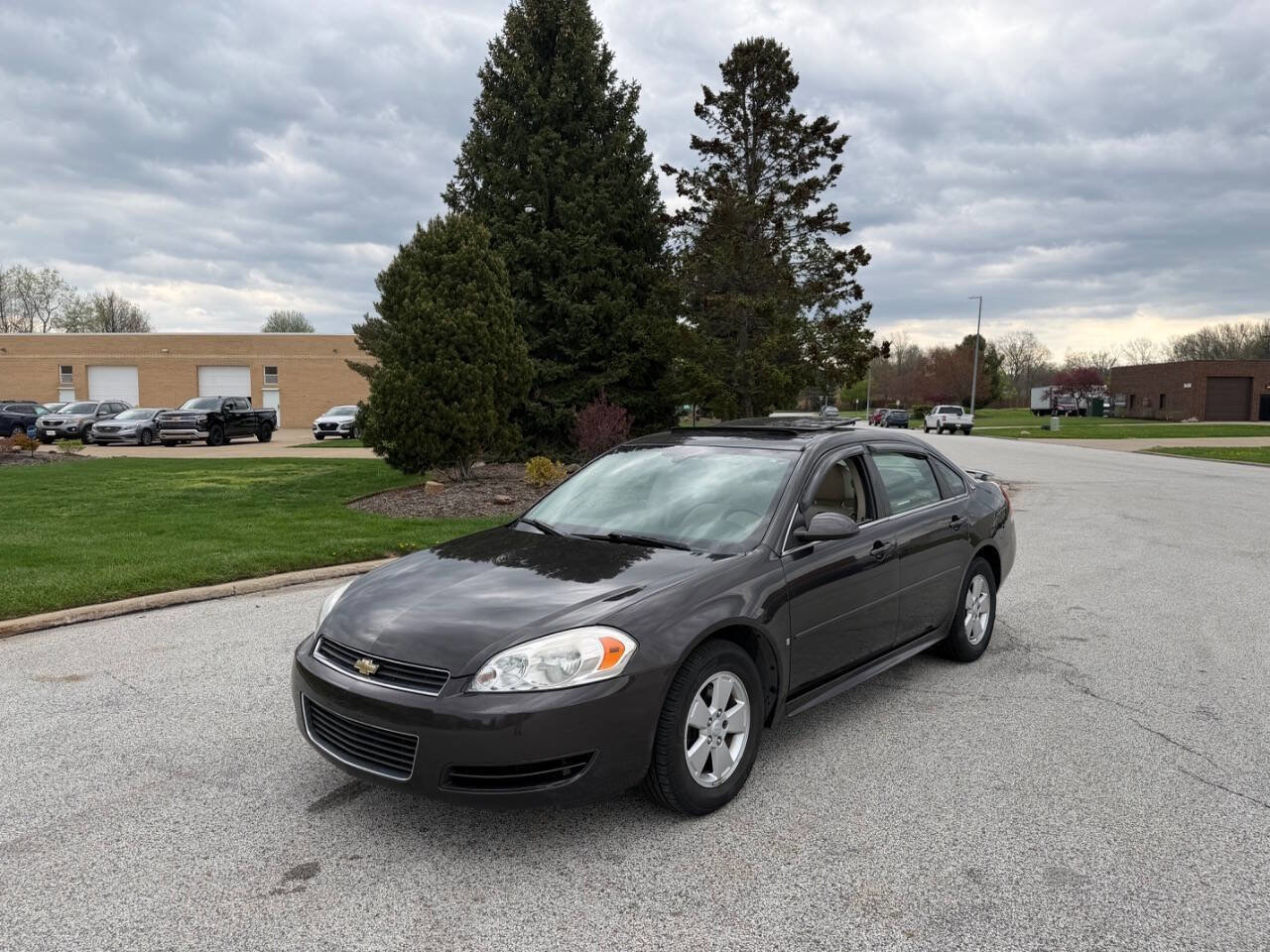 Used 2009 Chevrolet Impala LT w/ Luxury Edition Package FWD image 1