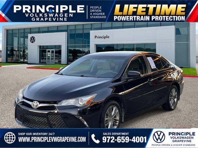 Used 2017 Toyota Camry SE FWD image 1