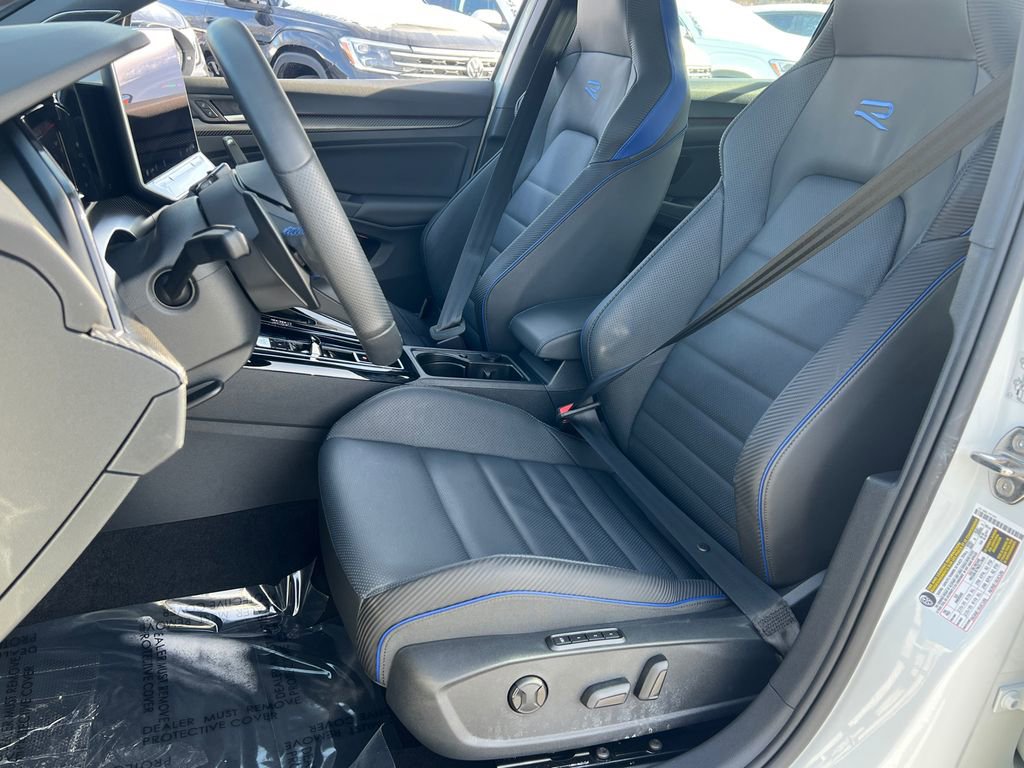 Used 2025 Volkswagen Golf R 2.0T image 19