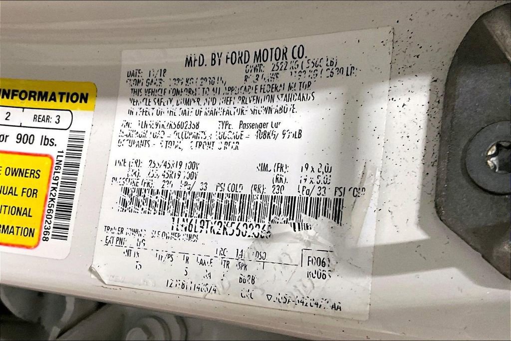 Used 2019 Lincoln Continental Select w/ Continental Climate Package image 19