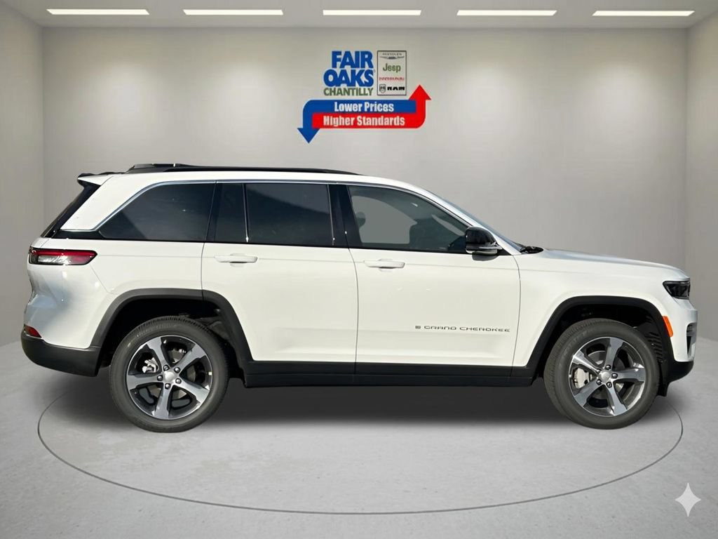 New 2025 Jeep Grand Cherokee Limited w/ Luxury Tech Group II AWD/4WD image 6