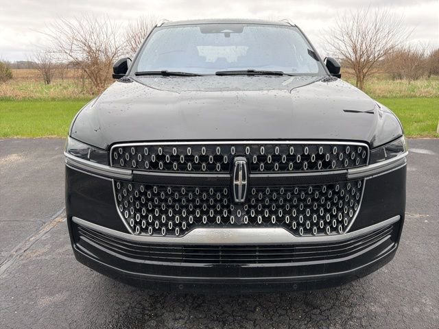 Used 2025 Lincoln Navigator Reserve image 10
