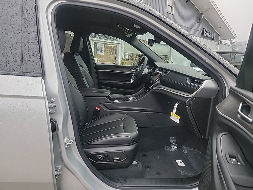 New 2025 Jeep Grand Cherokee Limited image 10