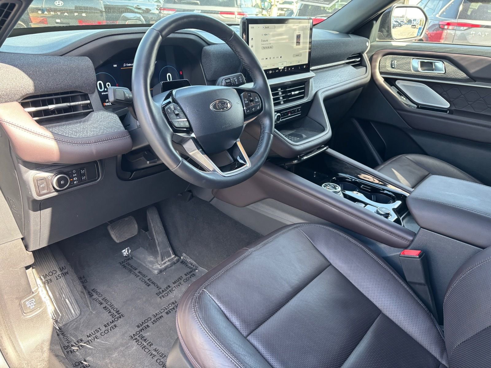 Used 2025 Ford Explorer Platinum w/ LUX Leather Package image 21