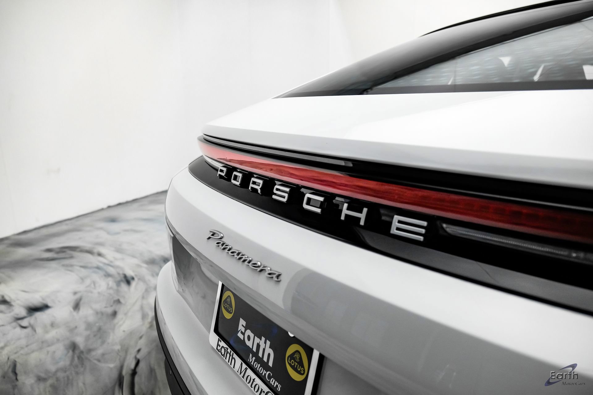 Used 2025 Porsche Panamera w/ Premium Package image 29