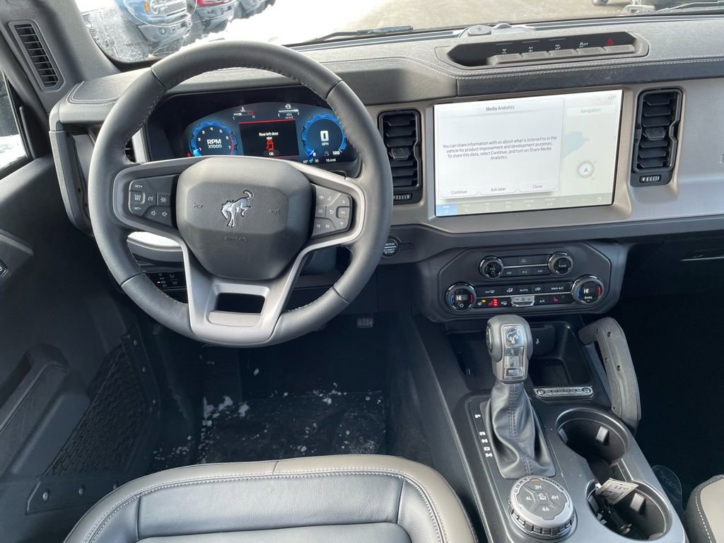 New 2025 Ford Bronco Outer Banks w/ Sasquatch Package image 7