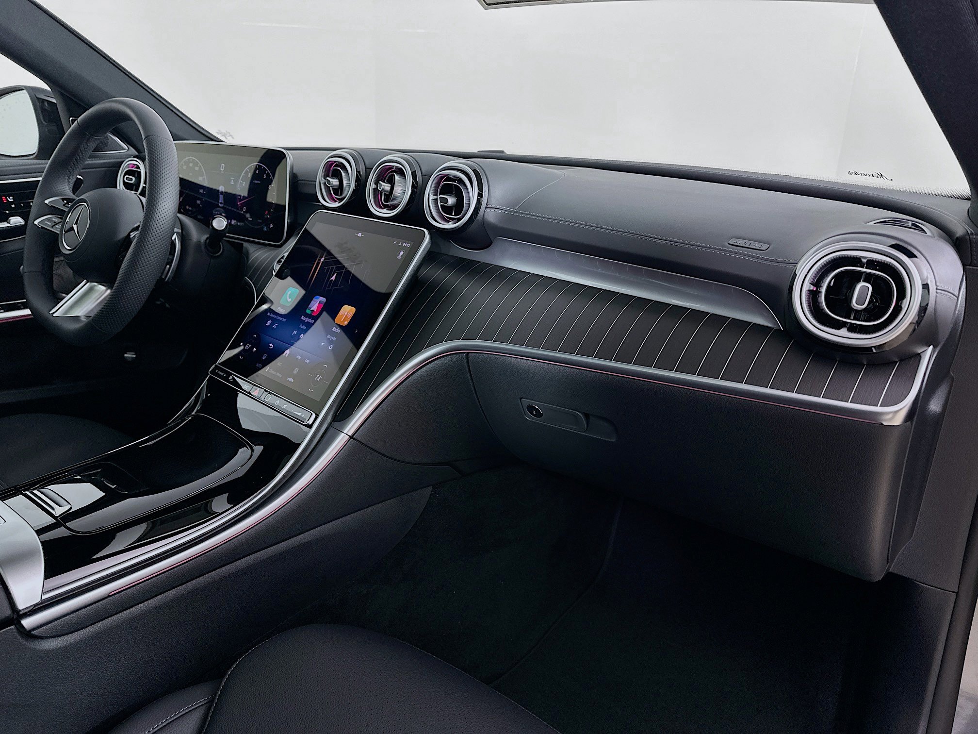 Certified 2025 Mercedes-Benz C 300 4MATIC Sedan image 37