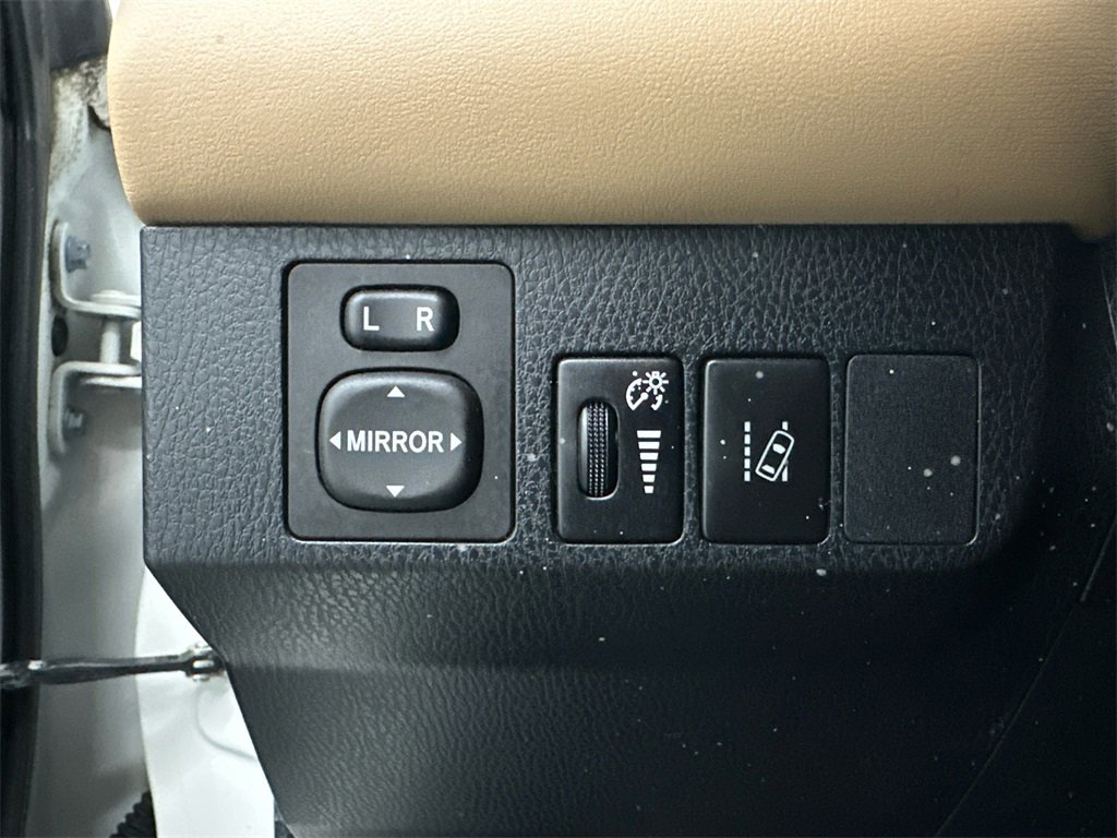 Used 2017 Toyota RAV4 XLE image 34