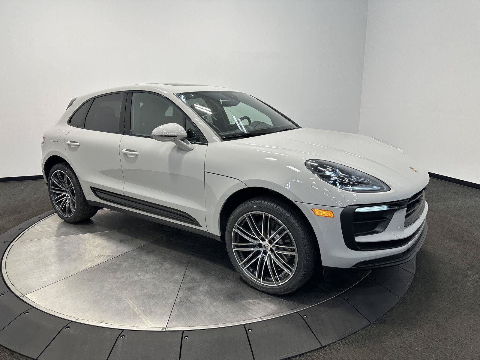 New 2026 Porsche Macan AWD/4WD image 9