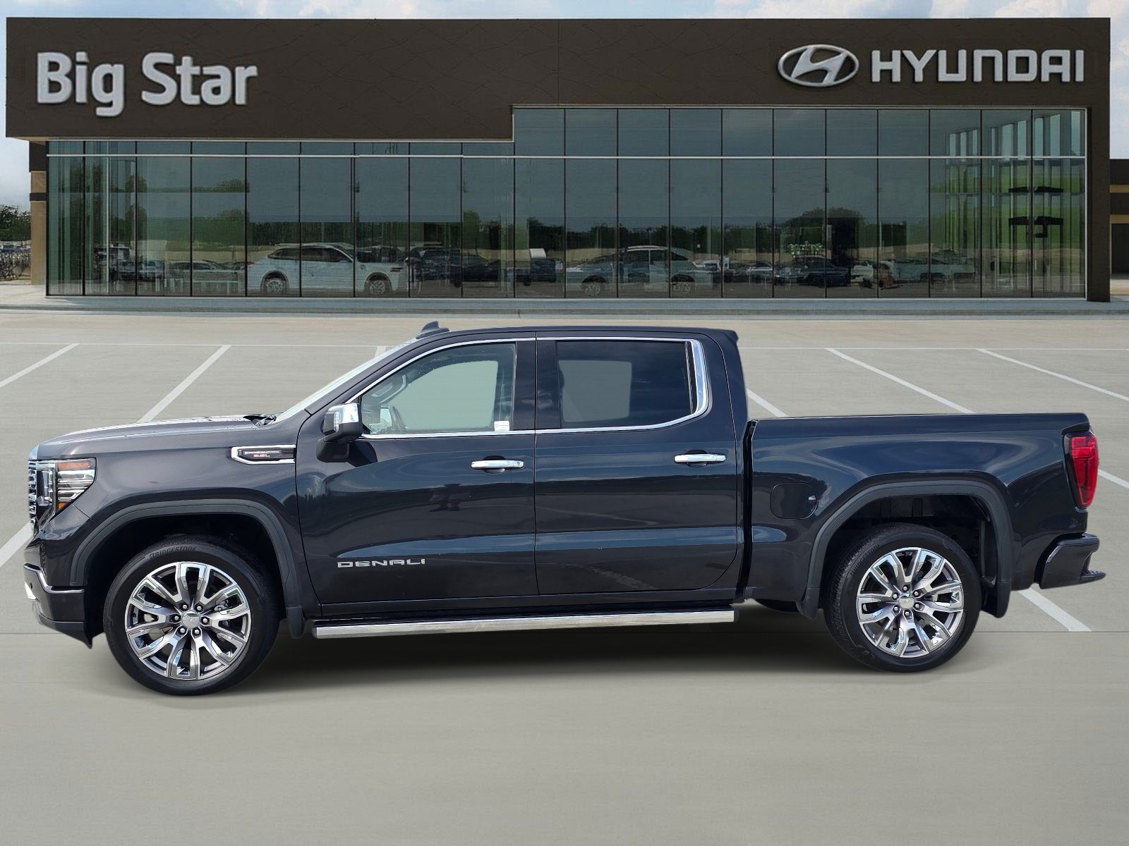 Used 2023 GMC Sierra 1500 Denali AWD/4WD image 2
