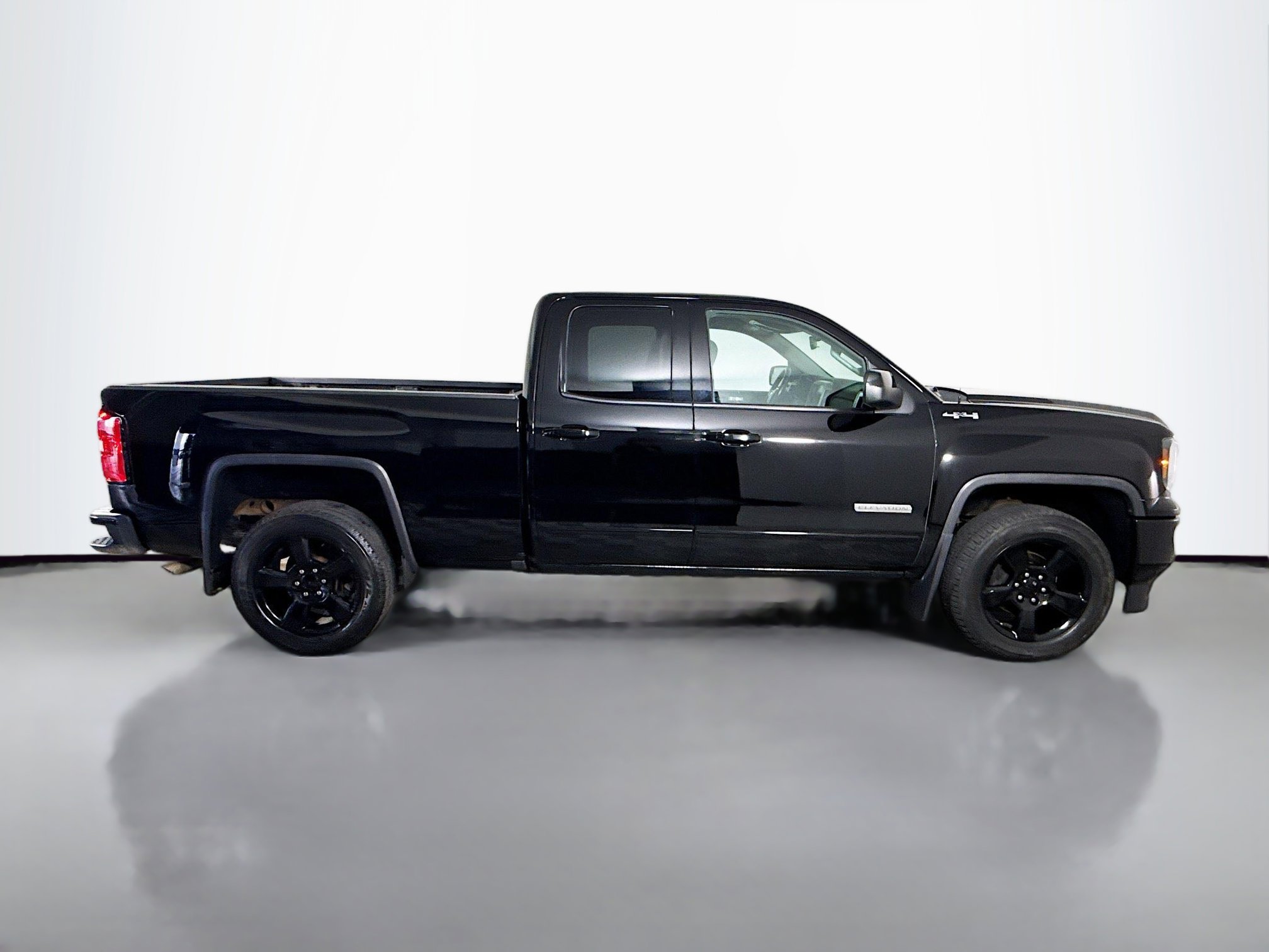 Used 2017 GMC Sierra 1500 SLE w/ SLE Value Package image 11