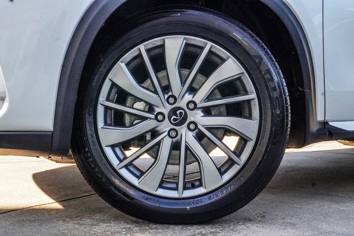 Used 2023 INFINITI QX50 Luxe image 2