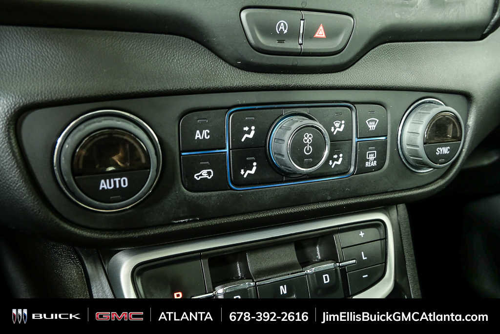 Used 2024 GMC Terrain SLE w/ Driver Convenience Package FWD image 15