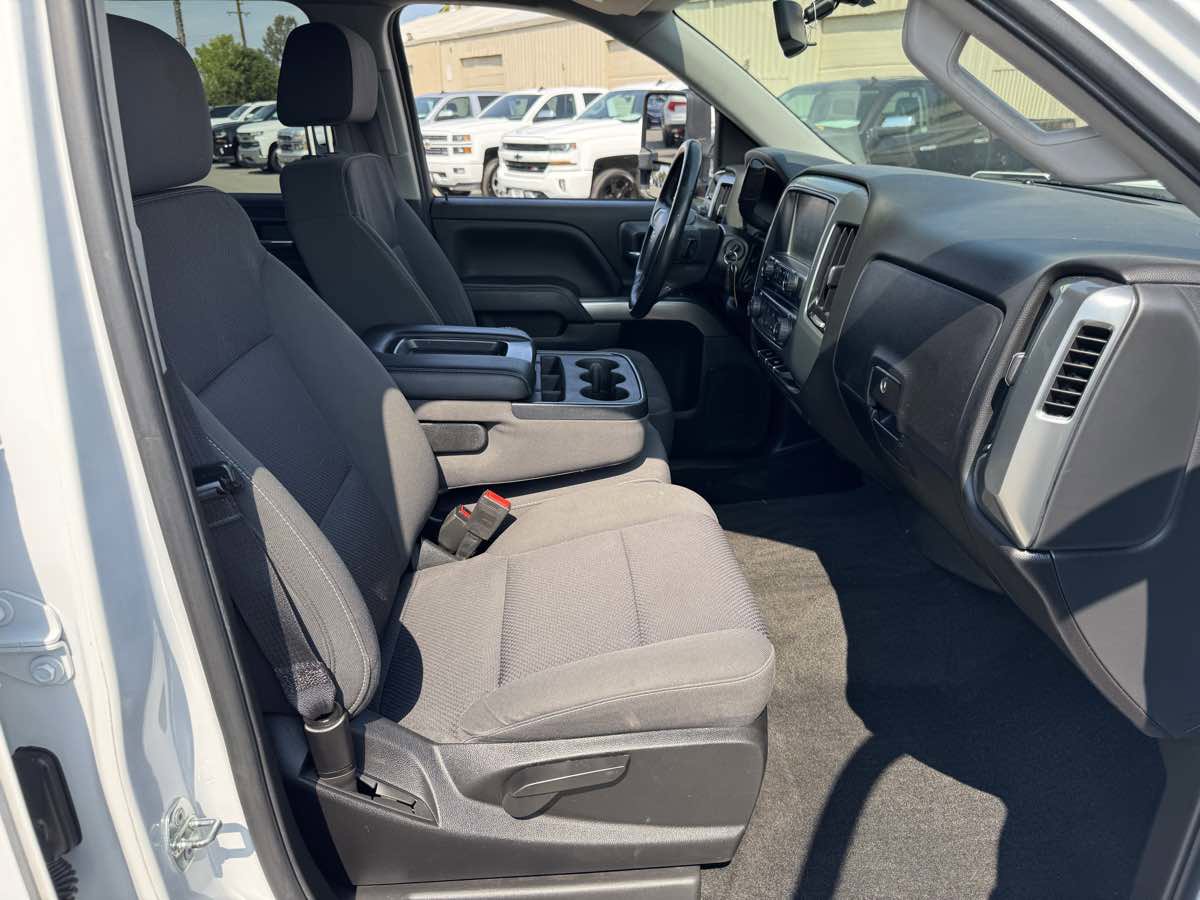 Used 2018 Chevrolet Silverado 1500 LT w/ Trailering Package AWD/4WD image 17