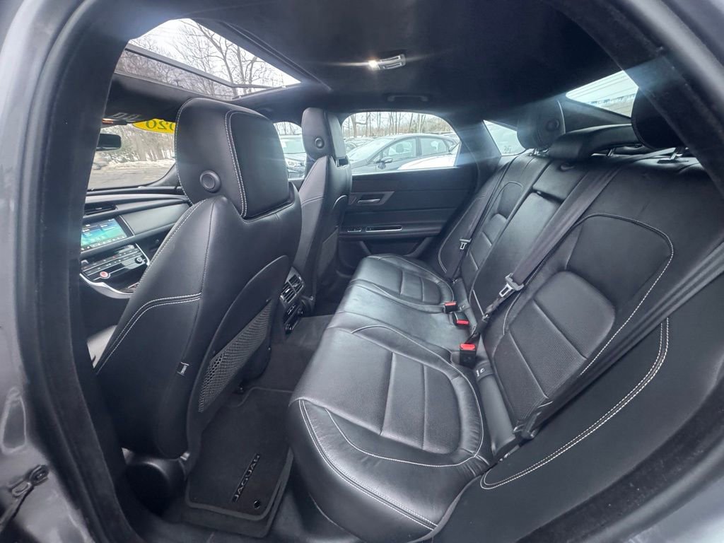 Used 2020 Jaguar XF Checkered Flag image 33