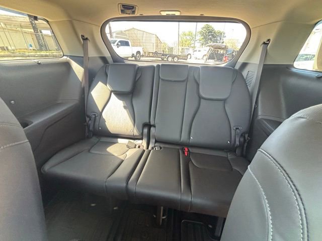 Used 2026 Kia Carnival SX w/ SX Dark Edition Package image 23