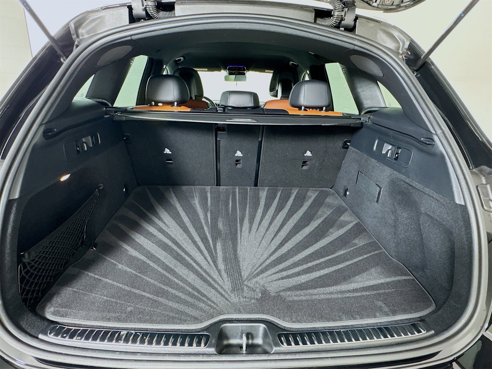 Certified 2024 Mercedes-Benz GLC 300 image 28