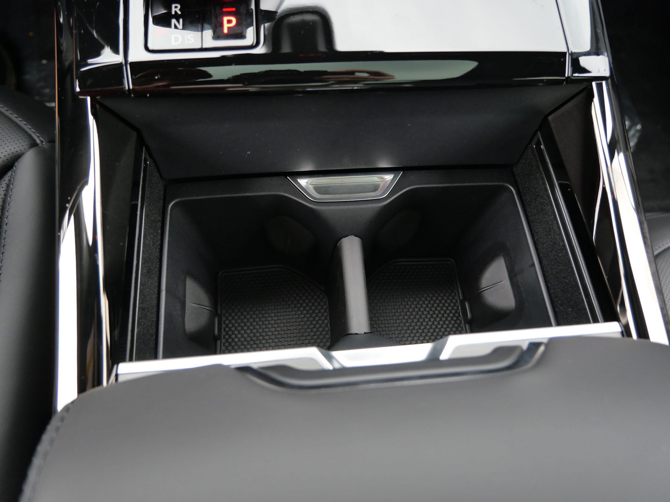 New 2026 Land Rover Range Rover Sport SE AWD/4WD image 6