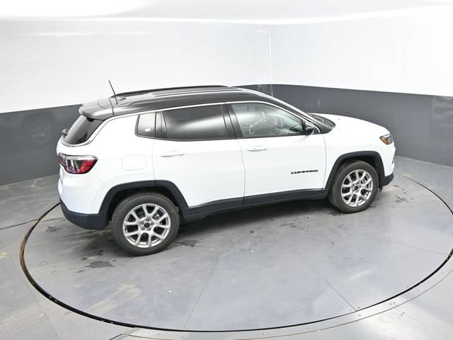 Used 2025 Jeep Compass Limited AWD/4WD image 32