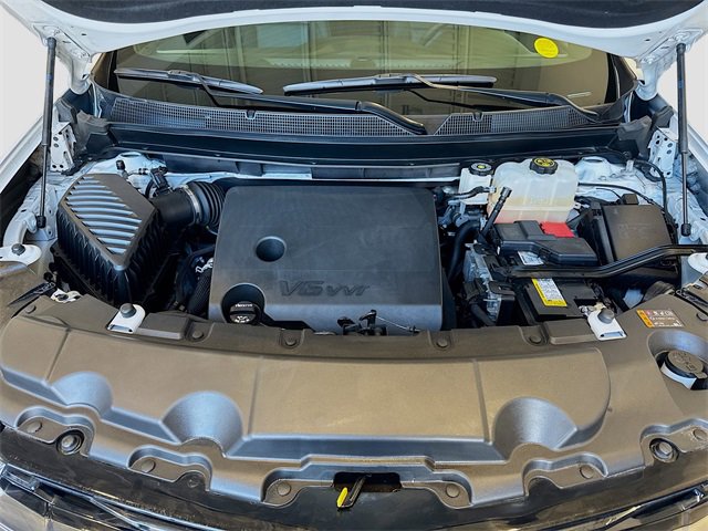 Used 2023 Chevrolet Traverse RS image 32