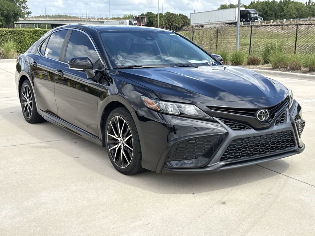 Used 2022 Toyota Camry SE w/ Convenience Package image 12