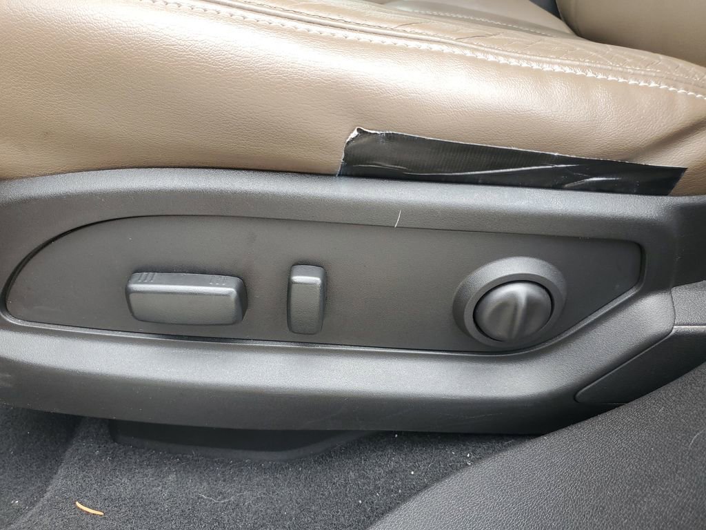 Used 2016 GMC Acadia SLT w/ Open Road Package AWD/4WD image 20