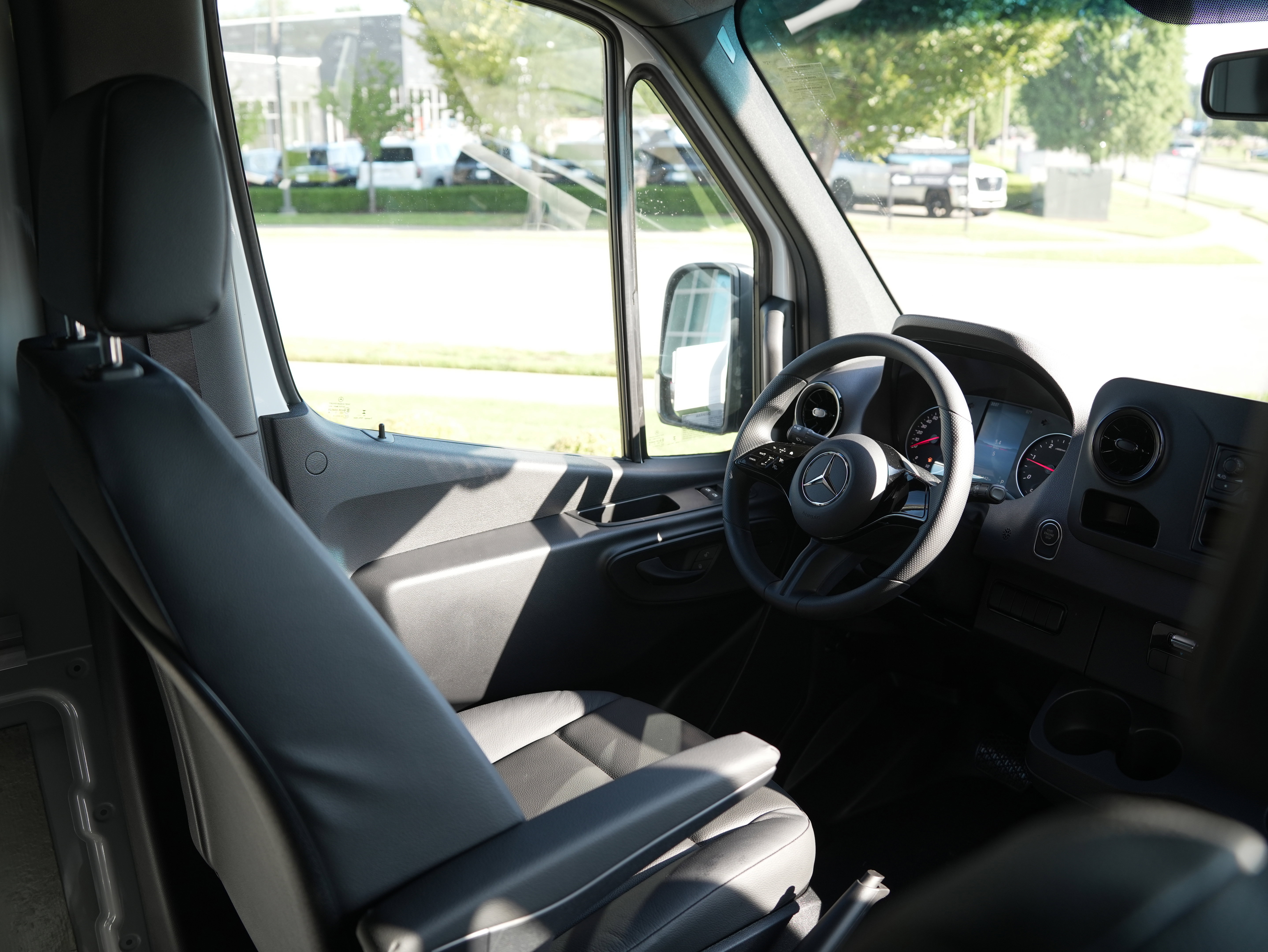 New 2025 Mercedes-Benz Sprinter 2500 image 25