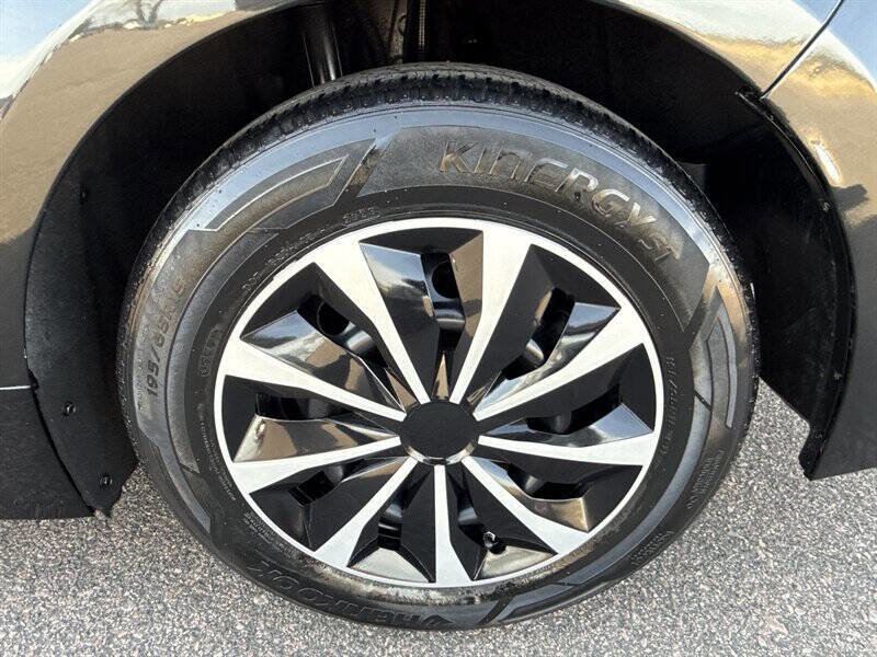 Used 2020 Toyota Corolla L image 15