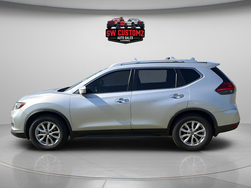 Used 2017 Nissan Rogue SV FWD image 4
