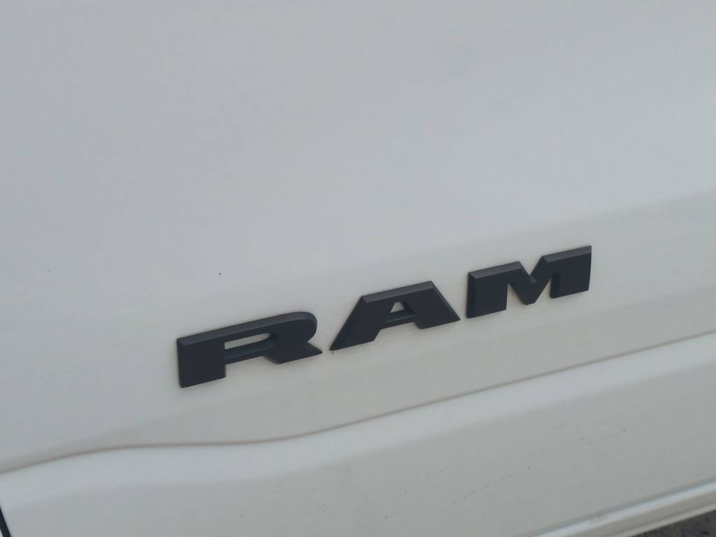 Used 2024 RAM 1500 Laramie AWD/4WD image 12