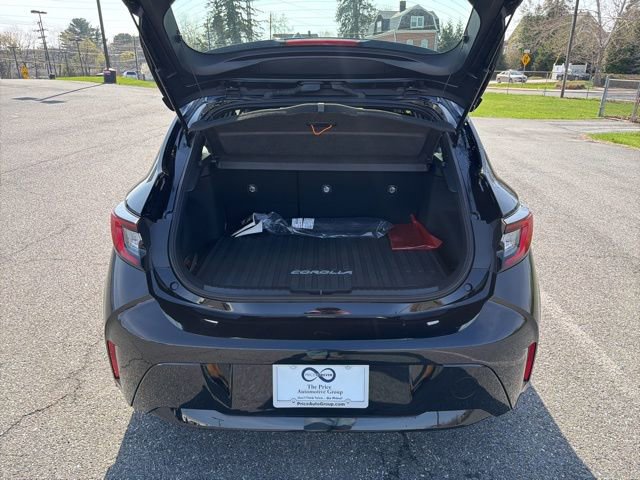 Used 2024 Toyota Corolla SE w/ SE Package image 8