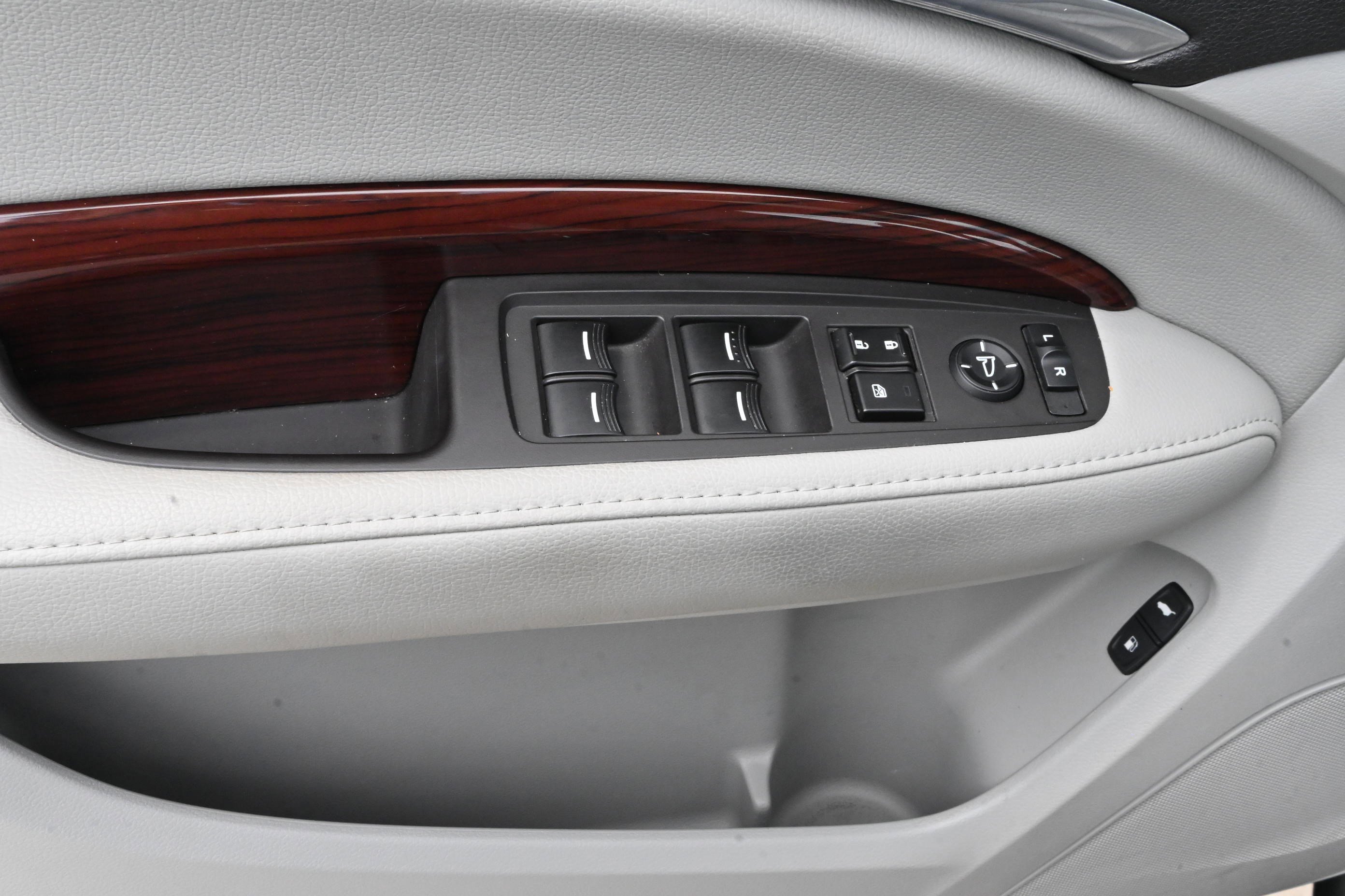 Used 2015 Acura MDX FWD image 27