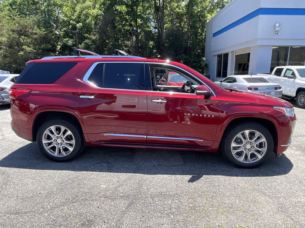 Used 2021 Chevrolet Traverse Premier w/ LPO, 'HIT The Road' Package AWD/4WD image 10
